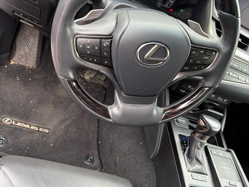 Used 2020 Lexus ES 350 Ultra Luxury w/ Accessory Package 2 FWD image 12