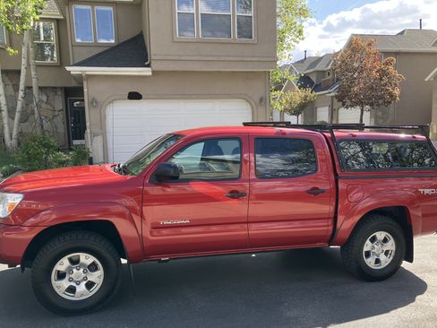 Used 2013 Toyota Tacoma 4x4 Double Cab w/ TRD Off-Road Pkg image 1