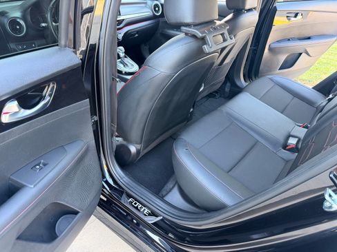 Used 2022 Kia Forte GT w/ GT Technology Package FWD image 14