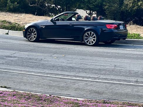 Used 2011 BMW M3 Convertible image 10