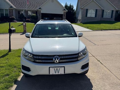 Used 2017 Volkswagen Tiguan Wolfsburg Edition AWD/4WD image 2