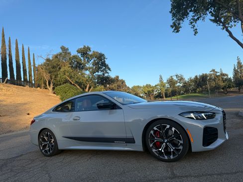 Used 2025 BMW M440i Coupe w/ Premium Package RWD image 2