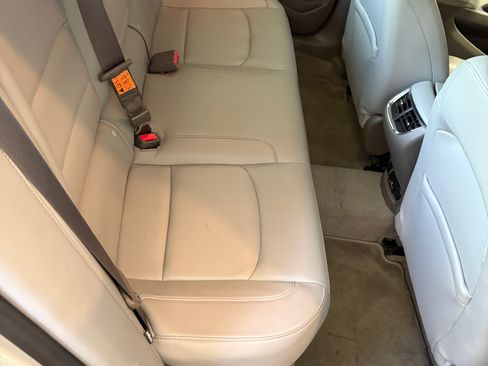 Used 2016 Chevrolet Malibu Hybrid w/ Leather Package FWD image 13