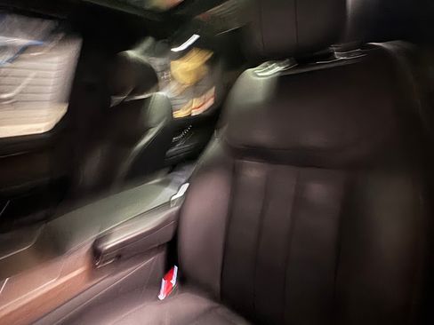 Used 2024 Land Rover Range Rover Long Wheelbase SE image 13