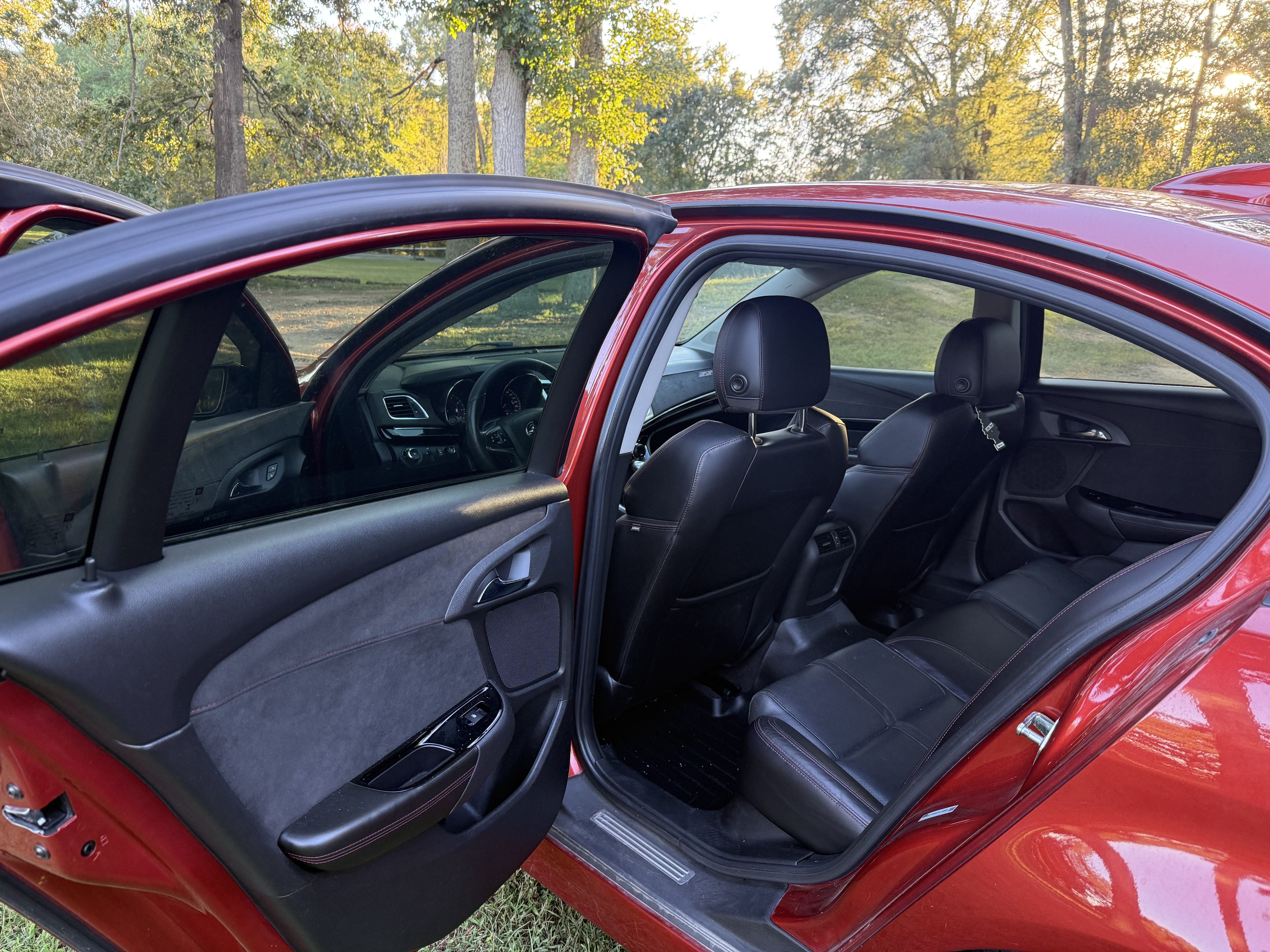 Used 2015 Chevrolet SS RWD image 10