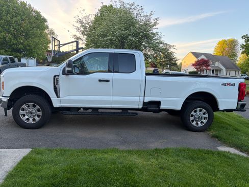 Used 2024 Ford F250 XLT w/ Snow Plow Prep Package AWD/4WD image 6
