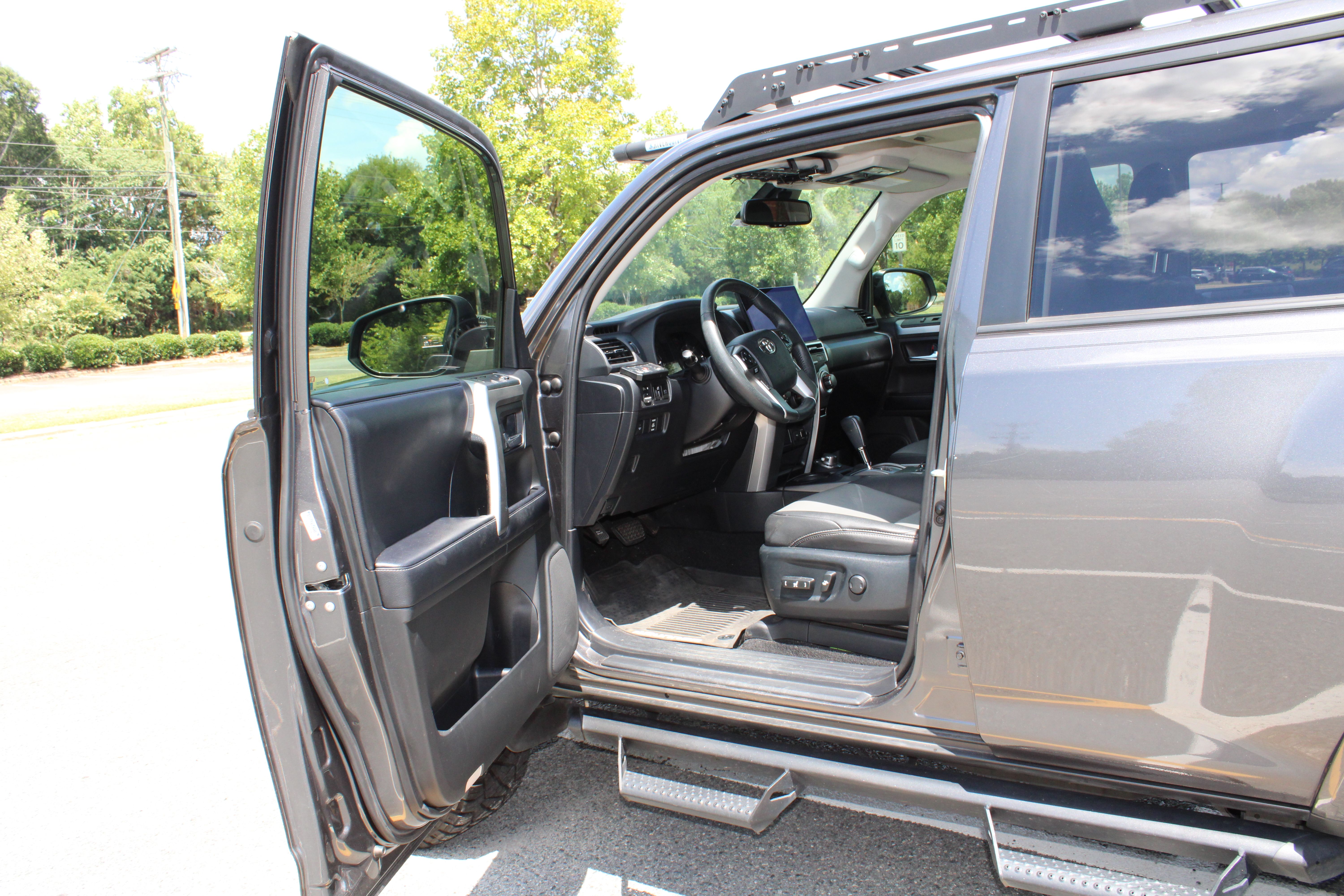 Used 2020 Toyota 4Runner SR5 Premium w/ Moonroof Package AWD/4WD image 8