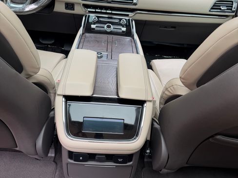 Used 2022 Lincoln Navigator Reserve AWD/4WD image 16