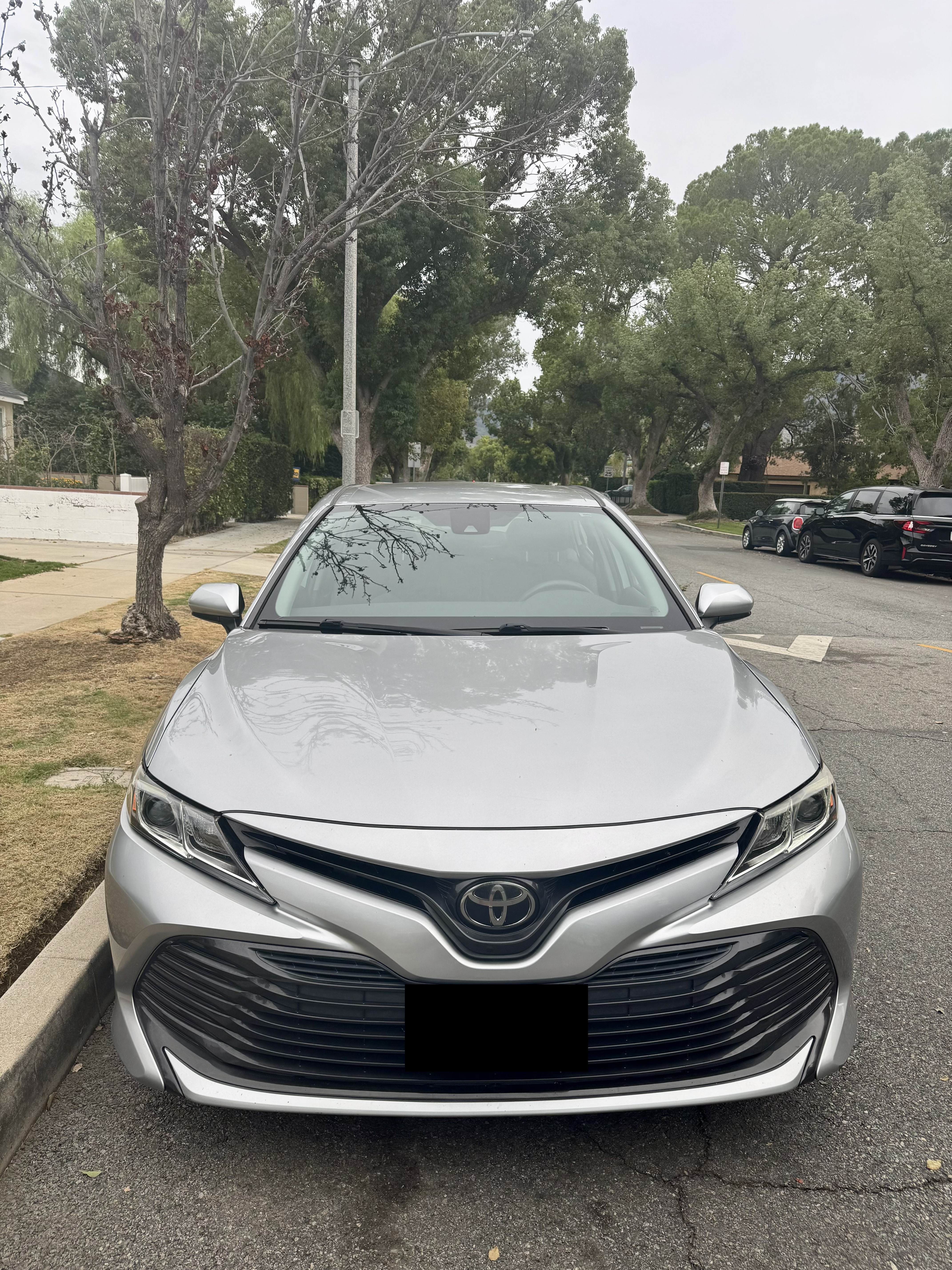 Used 2019 Toyota Camry LE FWD image 1