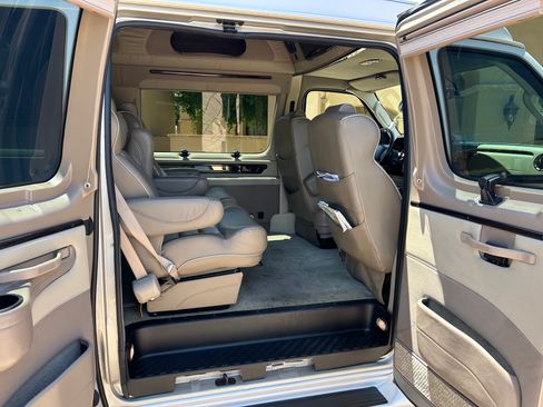 Used 2011 Ford E-150 and Econoline 150 w/ Premium Van Group RWD image 4