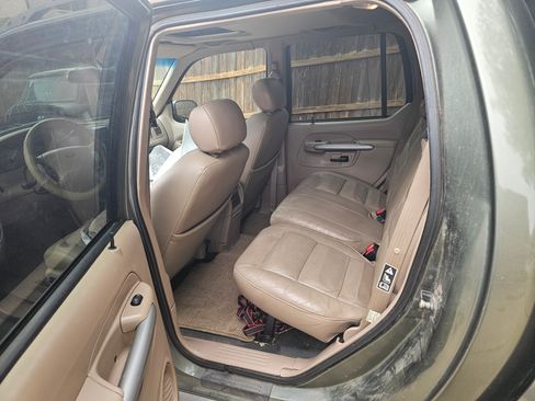 Used 2001 Ford Explorer Sport Trac 4x4 image 12