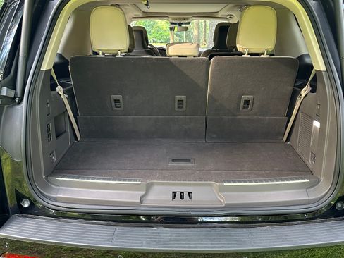 Used 2024 Lincoln Navigator Reserve AWD/4WD image 11