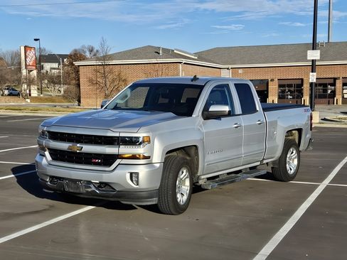 Used 2018 Chevrolet Silverado 1500 LT w/ All Star Edition image 4