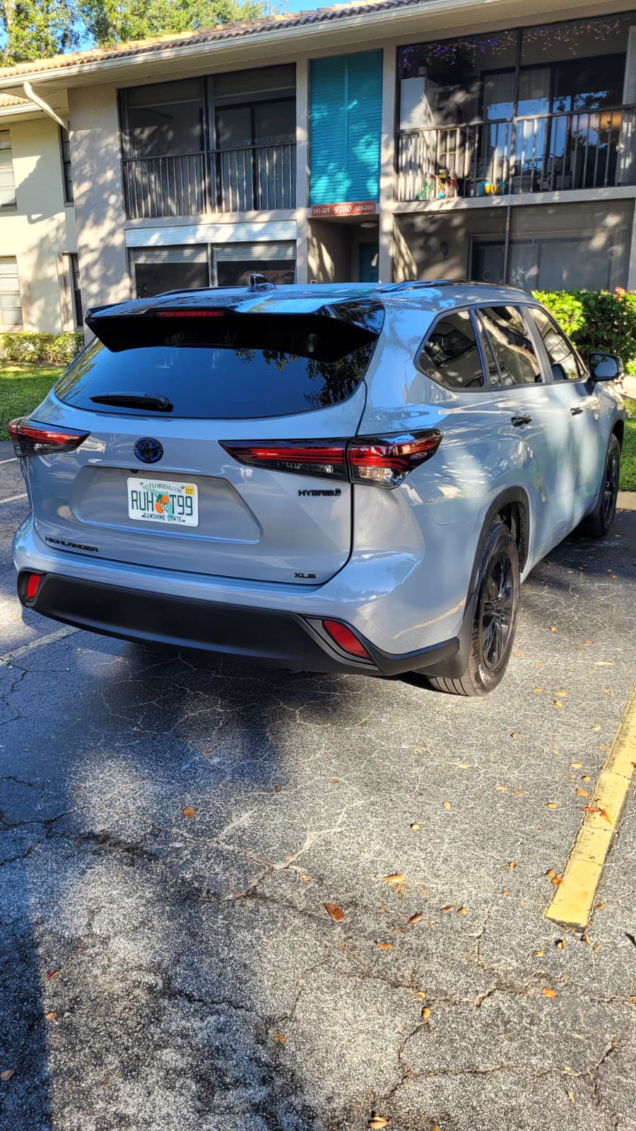 Used 2024 Toyota Highlander XLE AWD/4WD image 13