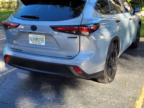 Used 2024 Toyota Highlander XLE image 13