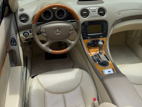 Used 2007 Mercedes-Benz SL 550 image 17