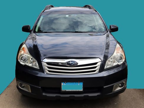 Used 2010 Subaru Outback 2.5i Premium image 5