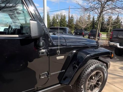 Used 2017 Jeep Wrangler Sahara image 12