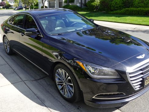 Used 2015 Hyundai Genesis 3.8 w/ Option Group 04 image 4