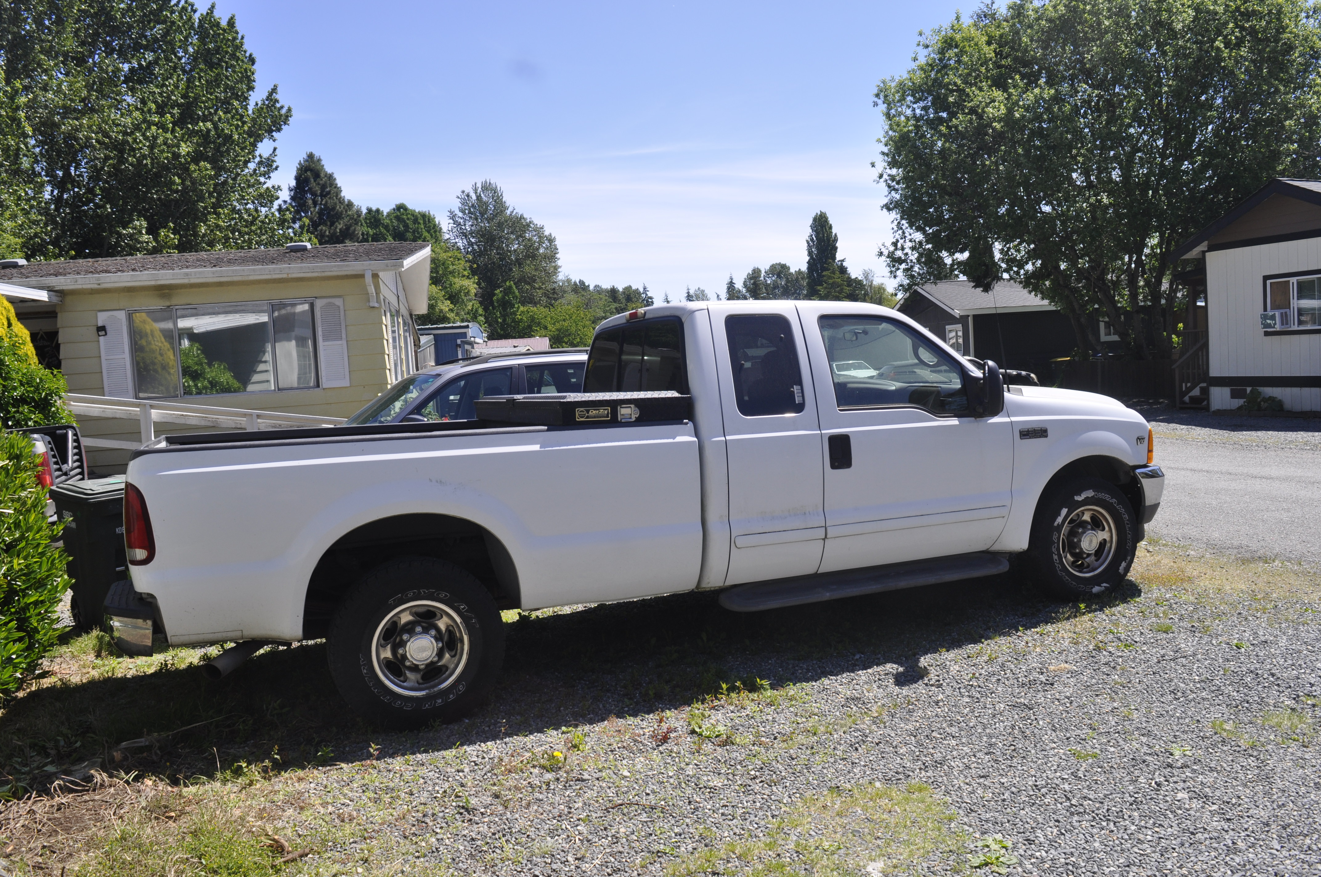 Used 2001 Ford F350 2WD SuperCab Super Duty image 1