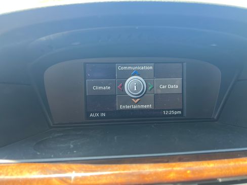 Used 2010 BMW 535i xDrive Wagon AWD/4WD image 11