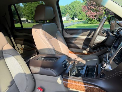 Used 2016 Chevrolet Tahoe LTZ AWD/4WD image 9