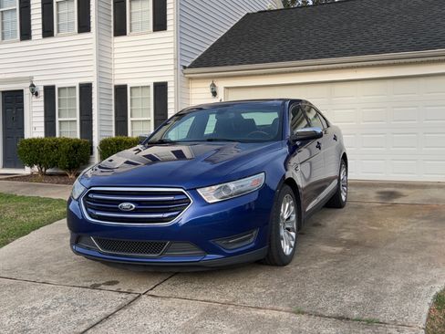 Used 2013 Ford Taurus Limited image 2