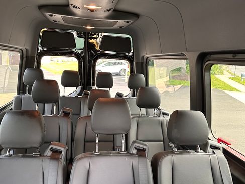 Used 2025 Mercedes-Benz Sprinter 2500 image 8