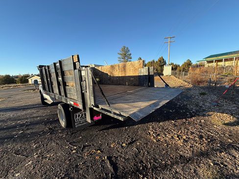 Used 2002 Ford F550 2WD Regular Cab Super Duty image 5
