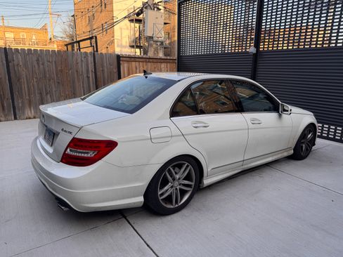 Used 2012 Mercedes-Benz C 300 4MATIC Sedan image 9
