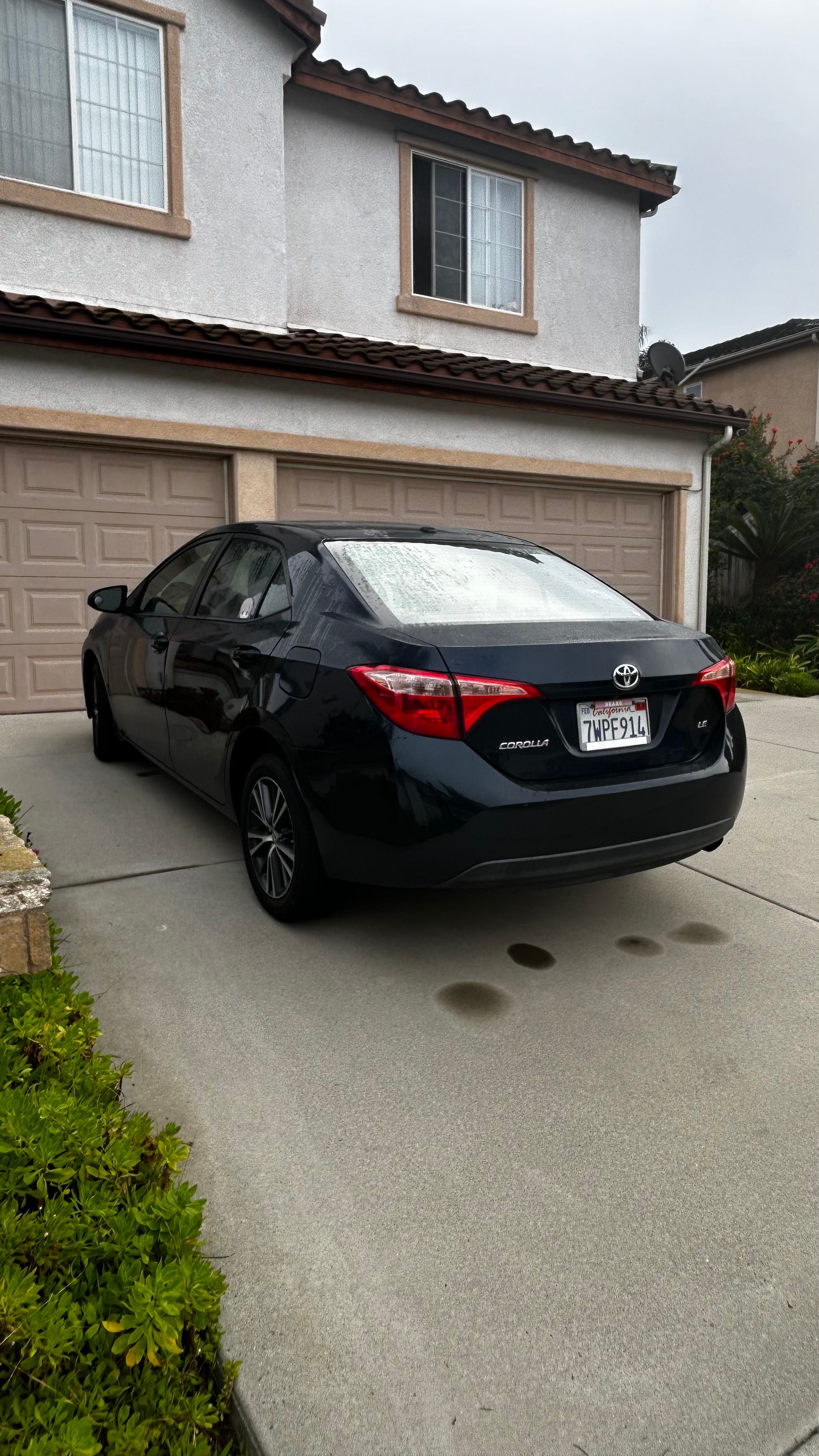 Used 2017 Toyota Corolla LE FWD image 4