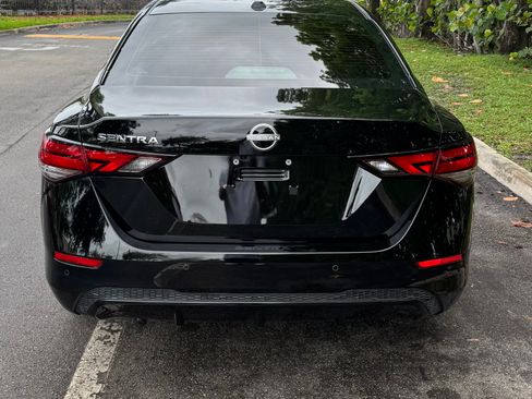 Used 2025 Nissan Sentra SV FWD image 12