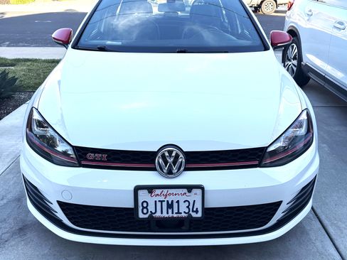 Used 2017 Volkswagen GTI Autobahn image 2