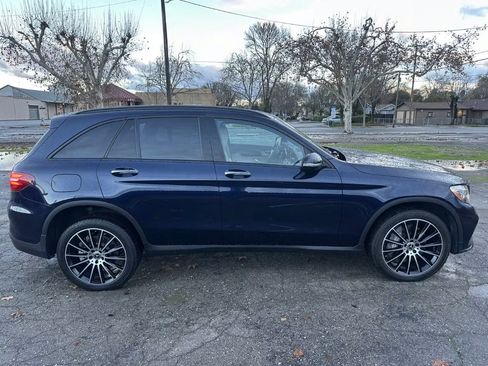 Used 2017 Mercedes-Benz GLC 300 4MATIC image 8