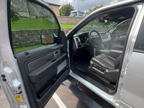 Used 2014 Ford F150 FX4 w/ Equipment Group 402A Luxury AWD/4WD image 8