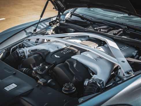 Used 2014 Aston Martin Vanquish Coupe RWD image 17