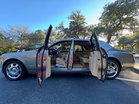 Used 2007 Rolls-Royce Phantom Sedan image 6
