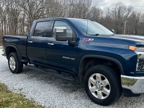Used 2020 Chevrolet Silverado 2500 LTZ image 2
