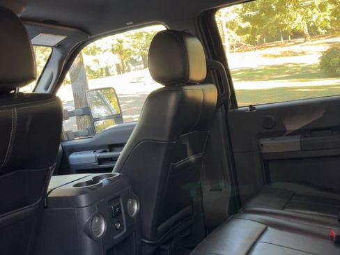 Used 2012 Ford F350 Lariat image 10
