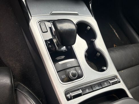 Used 2018 Kia Stinger GT2 image 10