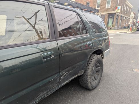 Used 2000 Toyota 4Runner SR5 image 5