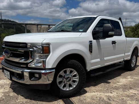Used 2020 Ford F250 XLT w/ XLT Value Package RWD image 1