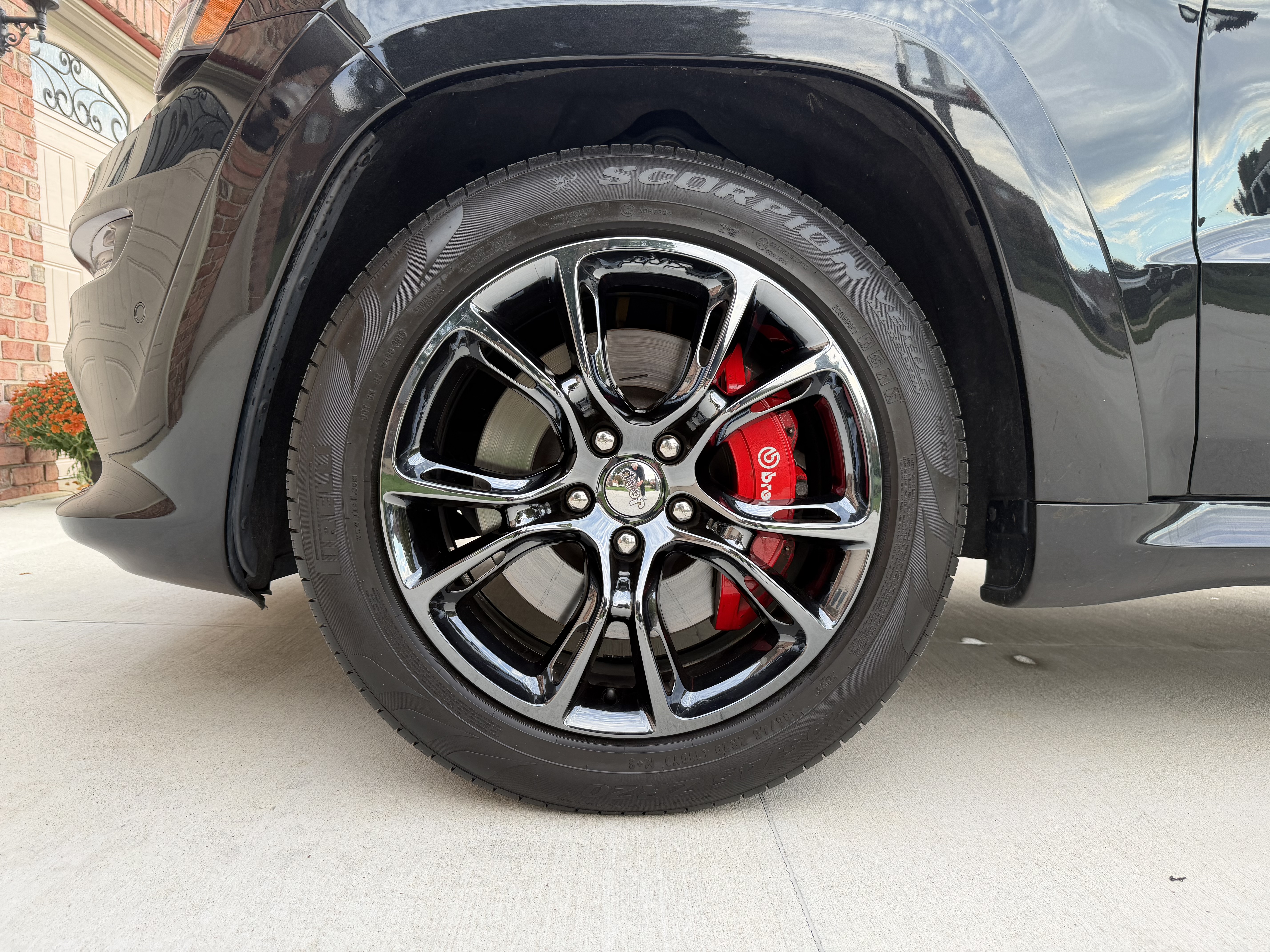 Used 2014 Jeep Grand Cherokee SRT w/ Trailer Tow Group IV AWD/4WD image 15