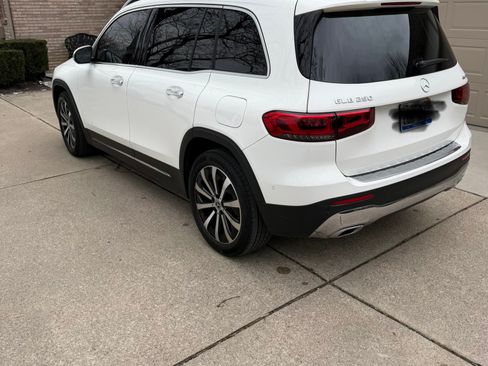 Used 2023 Mercedes-Benz GLB 250 250 4MATIC Sport Utility 4D image 5