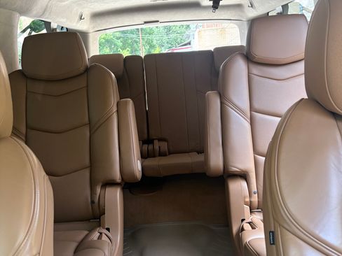 Used 2016 Cadillac Escalade ESV Platinum AWD/4WD image 14