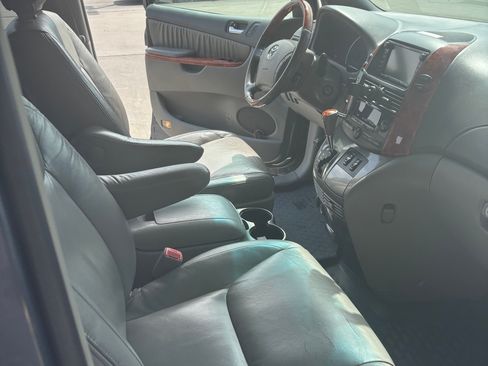 Used 2006 Toyota Sienna XLE Limited AWD/4WD image 1