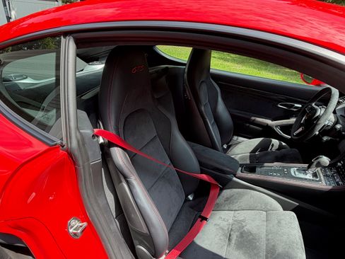 Used 2019 Porsche 718 Cayman GTS RWD image 15