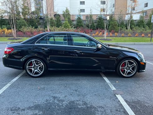Used 2013 Mercedes-Benz E 63 AMG Sedan image 4
