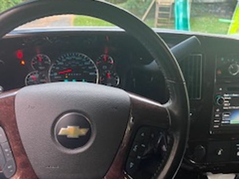 Used 2020 Chevrolet Express 2500 w/ Enhanced Convenience Package image 6