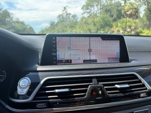 Used 2019 BMW 740i w/ Executive Package RWD image 9
